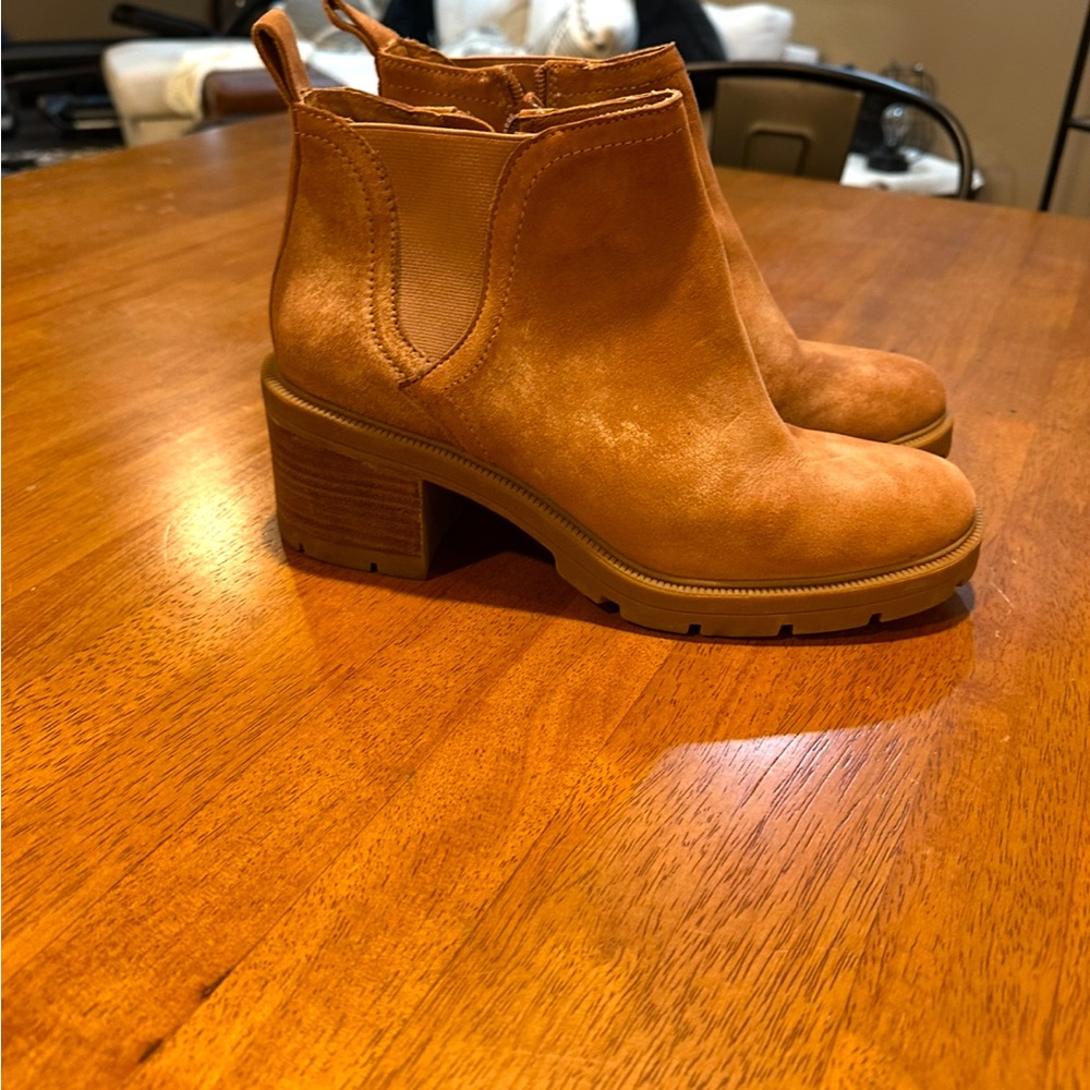Women’s Lucky Brand shoes.